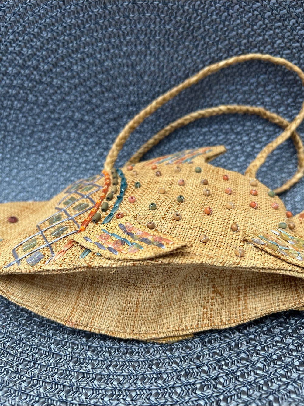 Cappelli Straworld Beaded Fish-Shaped Straw Purse in Natural and Turquoise-NWOT - Picture 7 of 10